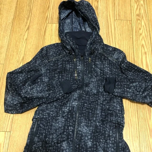 Lululemon Jacket - Picture 4 of 6